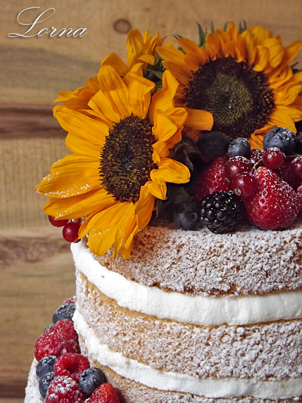 Naked cake detail