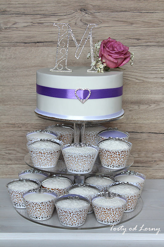 Bielo fialové cupcakes 1