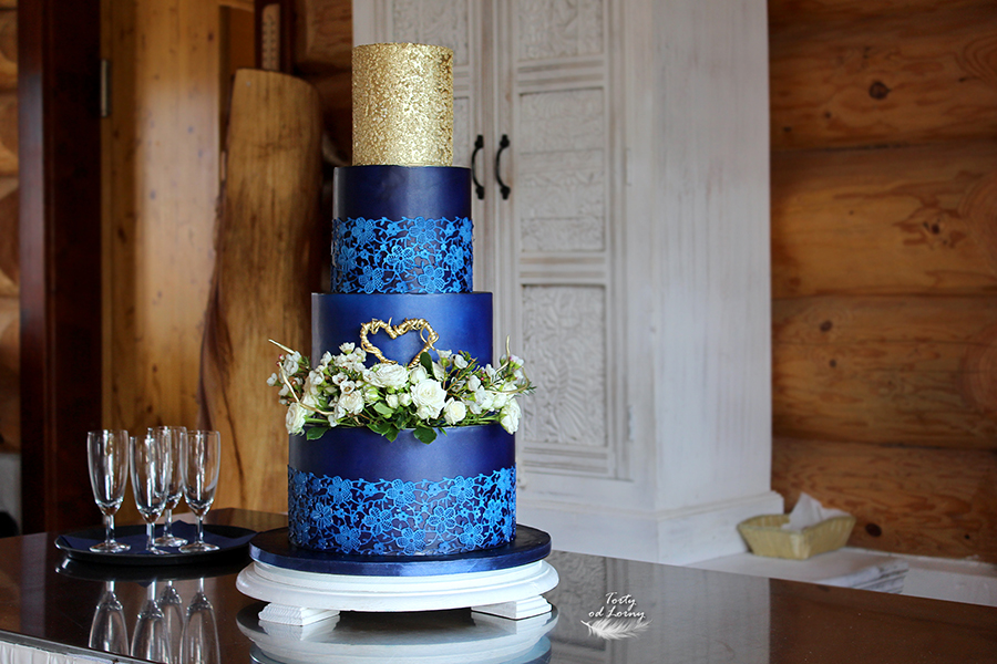 svadobná torta royal blue